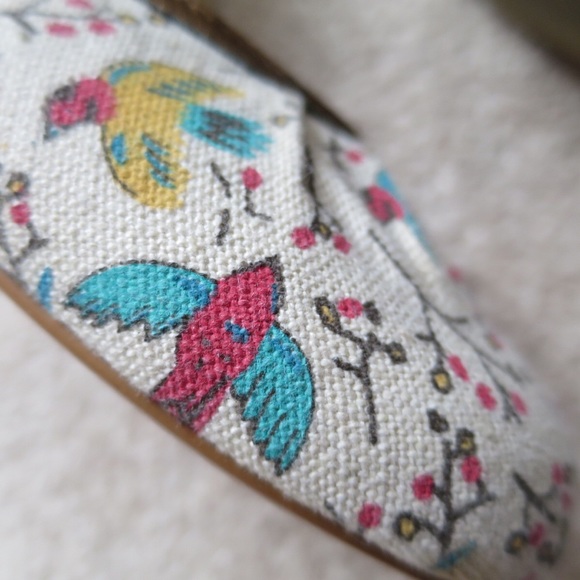 Faryl Robin Bird Patterned Block Heel - Picture 7 of 8